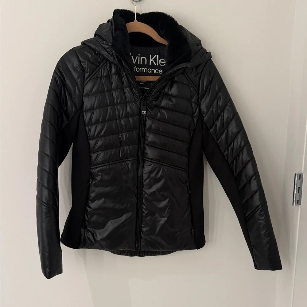 Calvin Klein Performance Women Black Hooded Puffer‎ Jacket Faux Fur Trim Zip